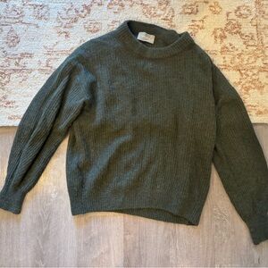 Everlane oversized olive green sweater size L